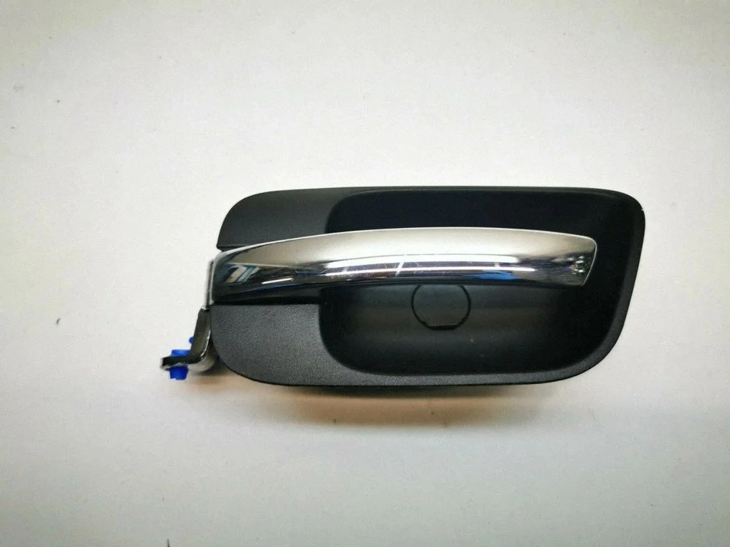 Rear door interior handle trim