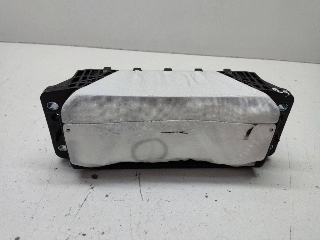 Passenger airbag – Audi A4 Allroad B8 (2008-2016)