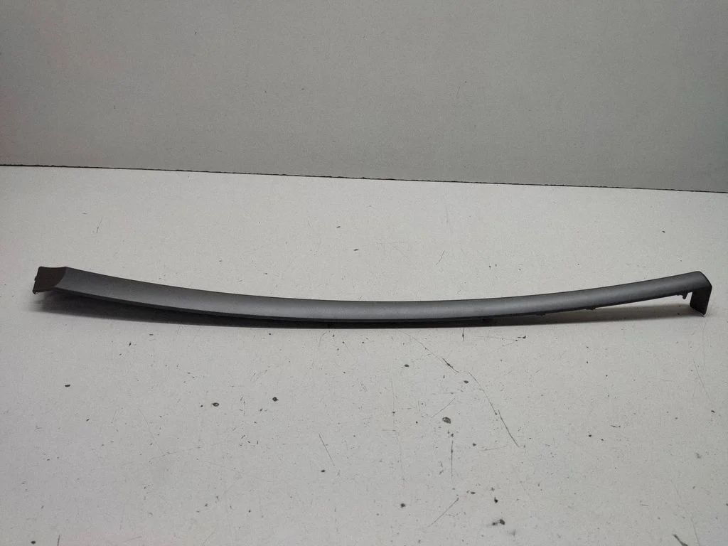 Eesmise ukse viimistlusriba – BMW 7-seeria E65 E66 (2001-2008)