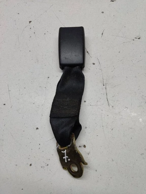 Rear seatbelt buckle – Toyota Corolla E120 E130 (2004-2007)