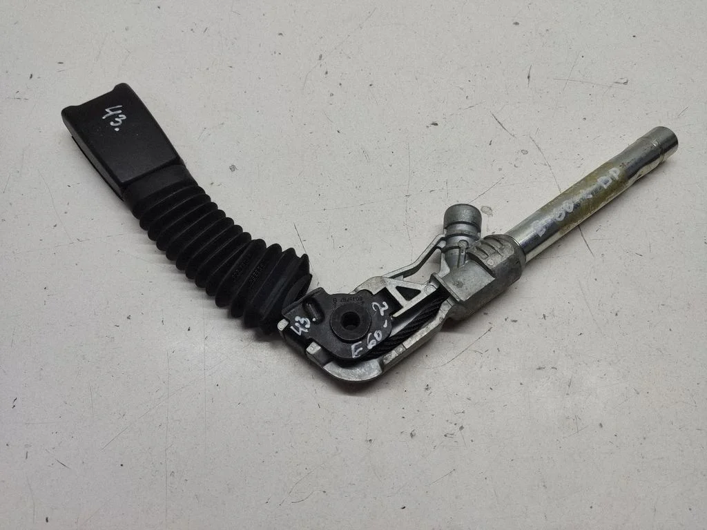 Front seatbelt buckle – BMW 5 Series E60 E61 (2004-2010)