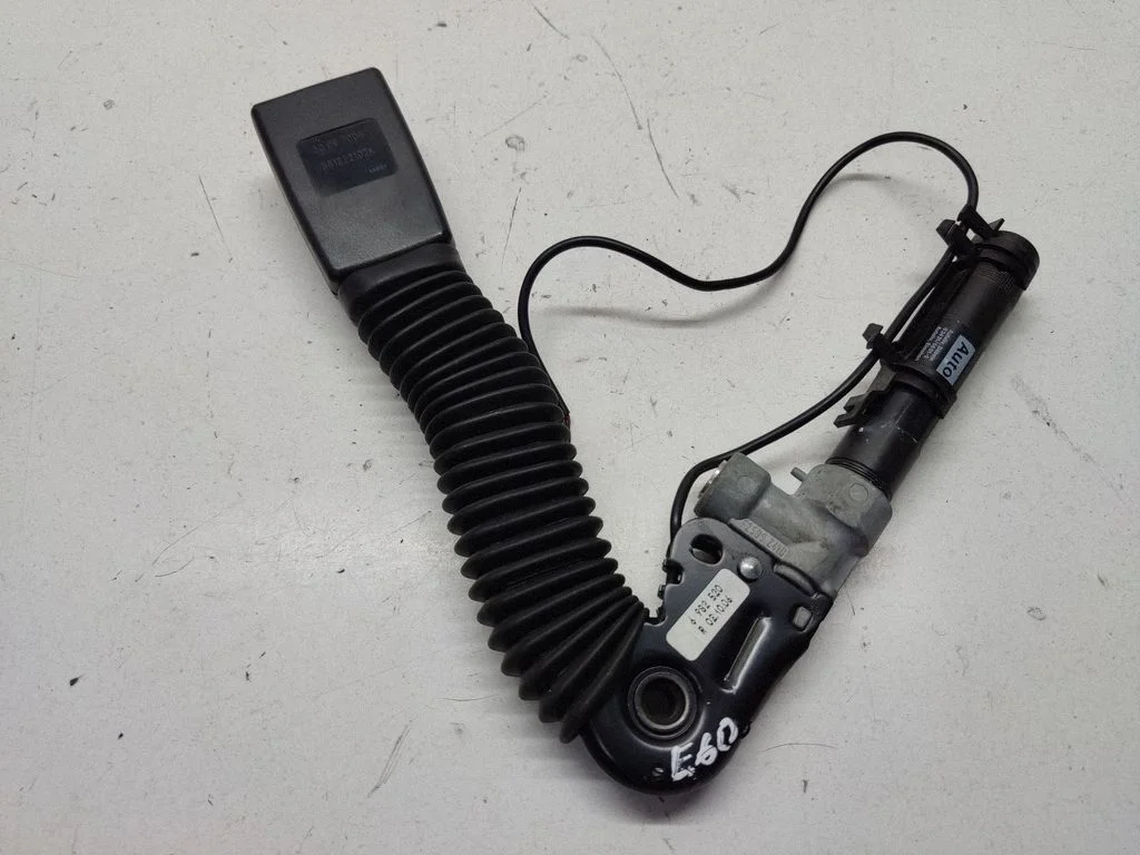 Front seatbelt buckle – BMW 5 Series E60 E61 (2004-2010)