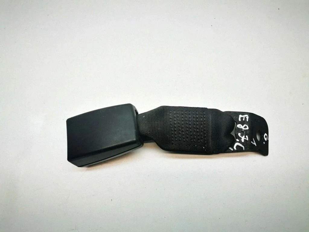 Tagumise turvavöö pannal – BMW 1-seeria E82 E88 (2007-2014)