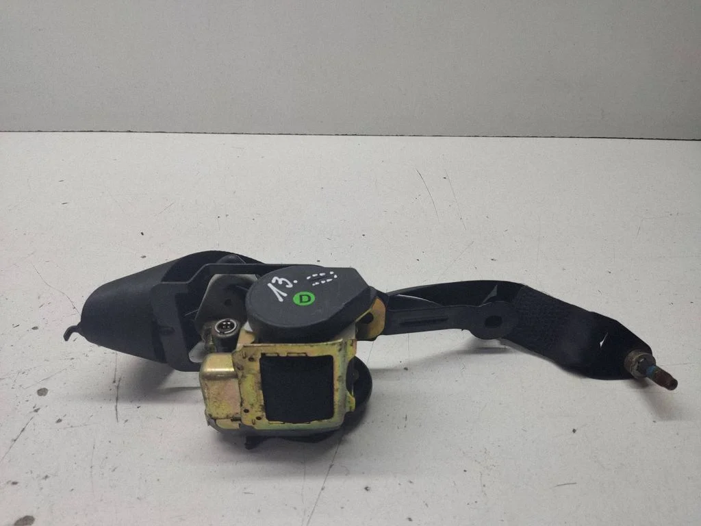 Front seatbelt – Nissan Primera (2002-2007)