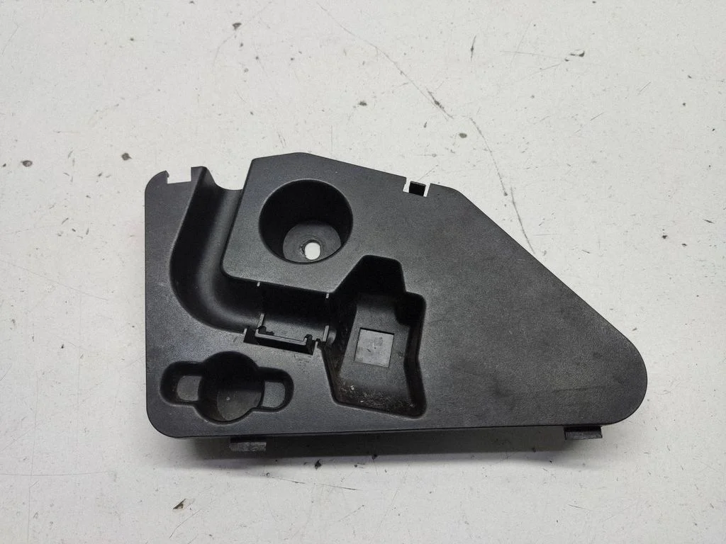 Osłona wnęki koła zapasowego – BMW Seria 7 E65 E66 (2001-2008)