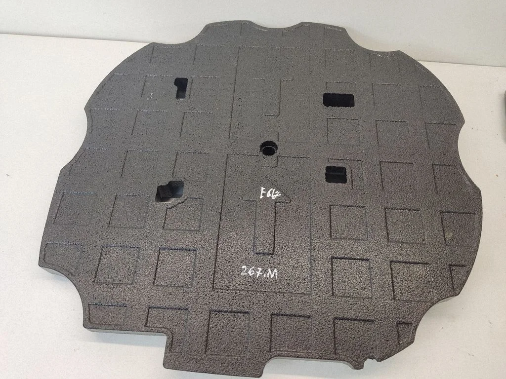 Osłona wnęki koła zapasowego – BMW Seria 5 E60 E61 (2004-2010)