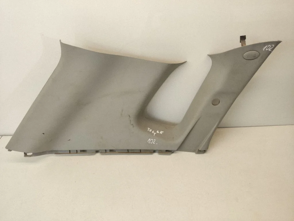 (D) piilari viimistlus (alumine) – Hyundai Tucson JM (2004-2009)
