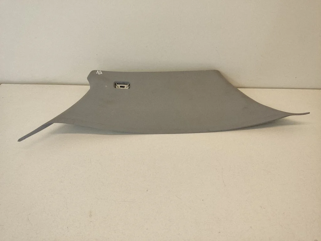 (D) piilari viimistlus (alumine) – BMW 1-seeria E82 E88 (2007-2014)