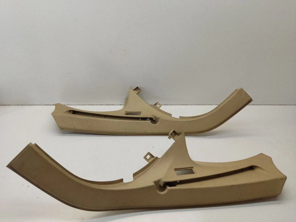 (D) piilari viimistlus (alumine) – BMW 5-seeria E60 E61 (2004-2010)