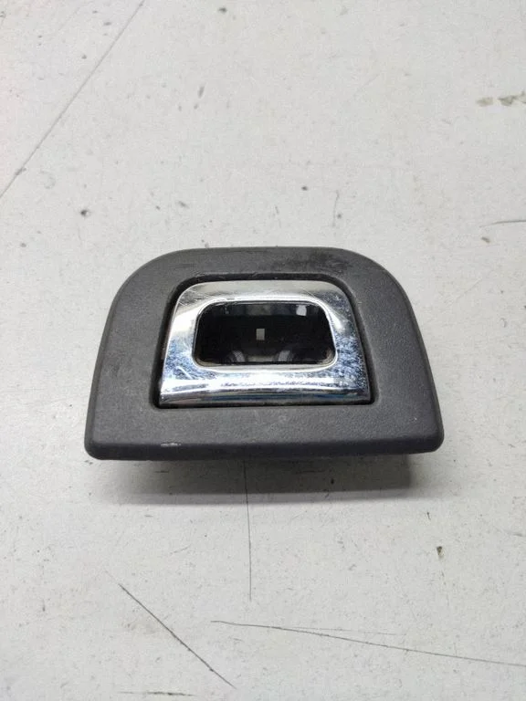 Kinnituskonks / -aas – BMW 7-seeria E65 E66 (2001-2008)