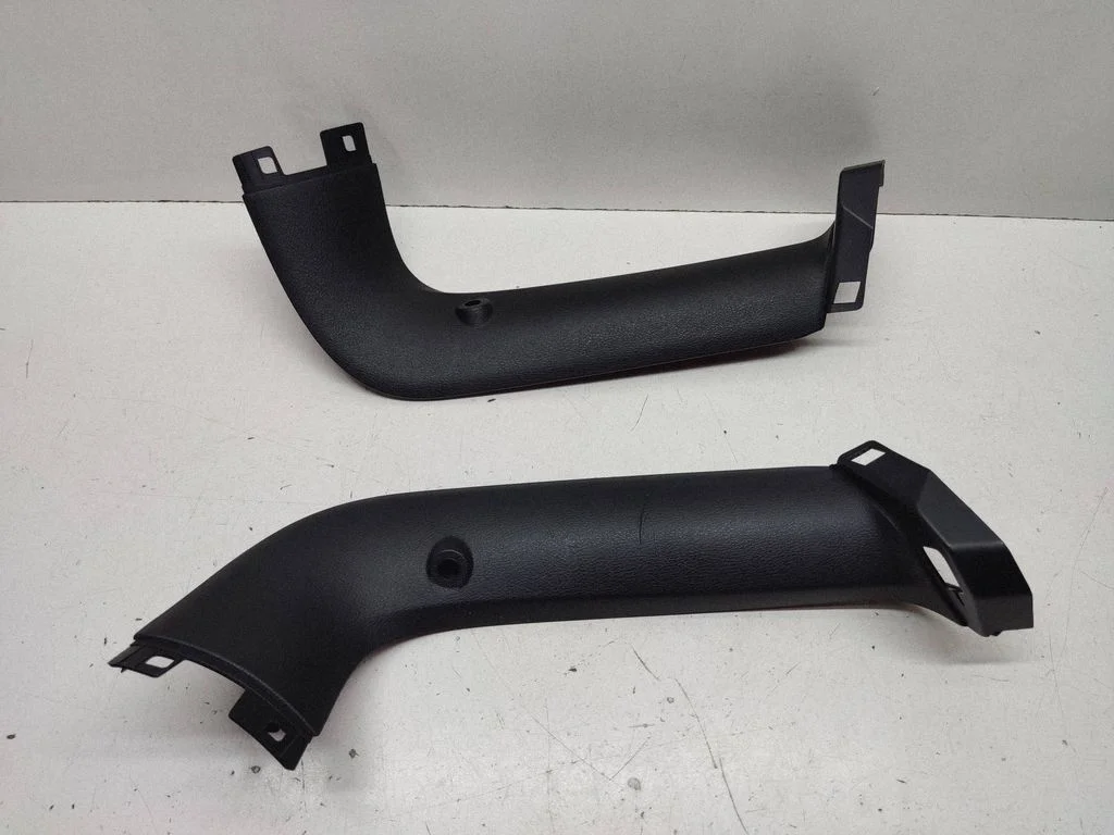 Tailgate/trunk side cover trim – BMW X1 E84 (2009-2015)