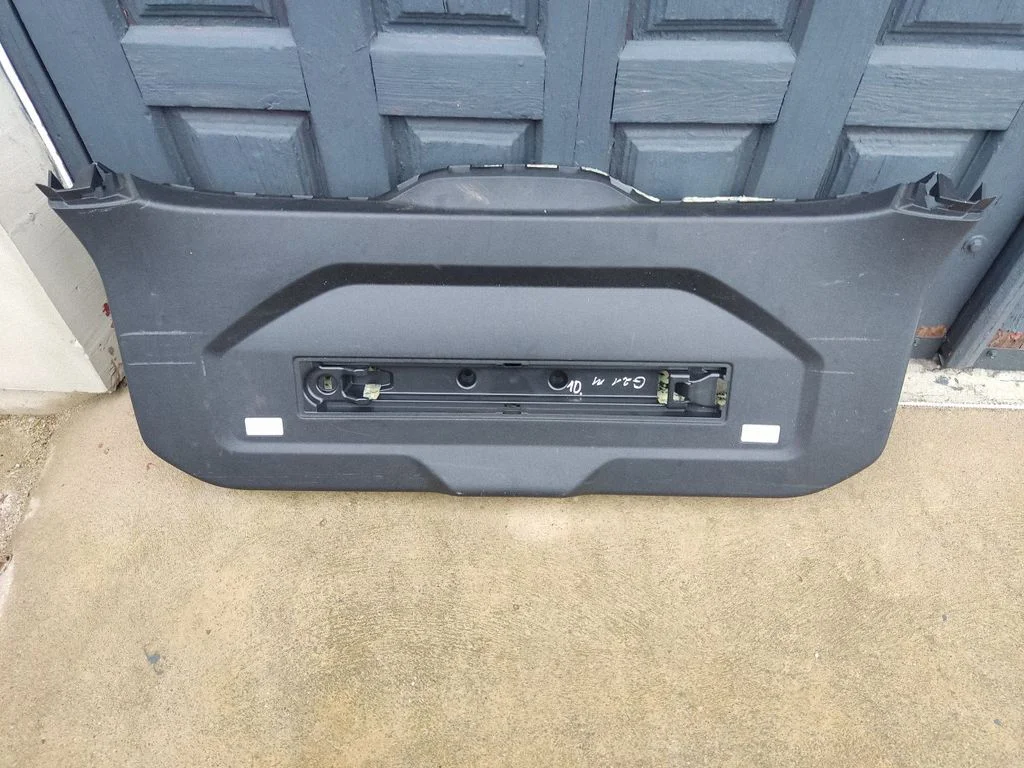 Tailgate/trunk upper cover trim – BMW 3 Series G20 G21 (2019-)