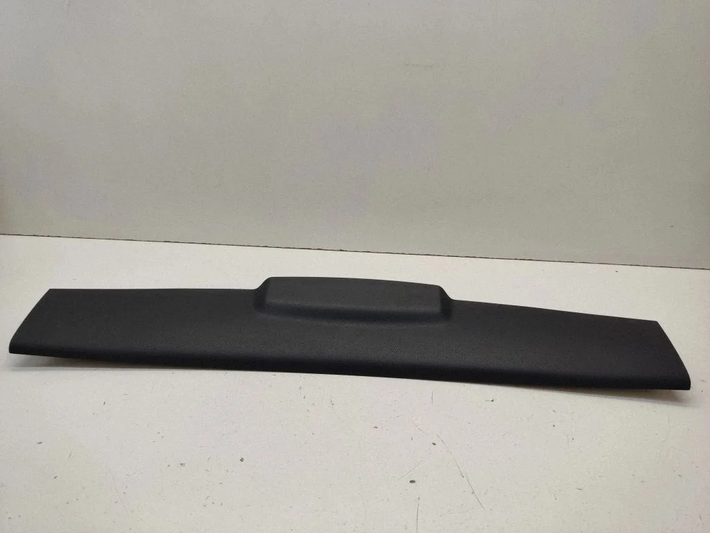 Tailgate/trunk upper cover trim – BMW 1 Series E81 E87 (2004-2011)