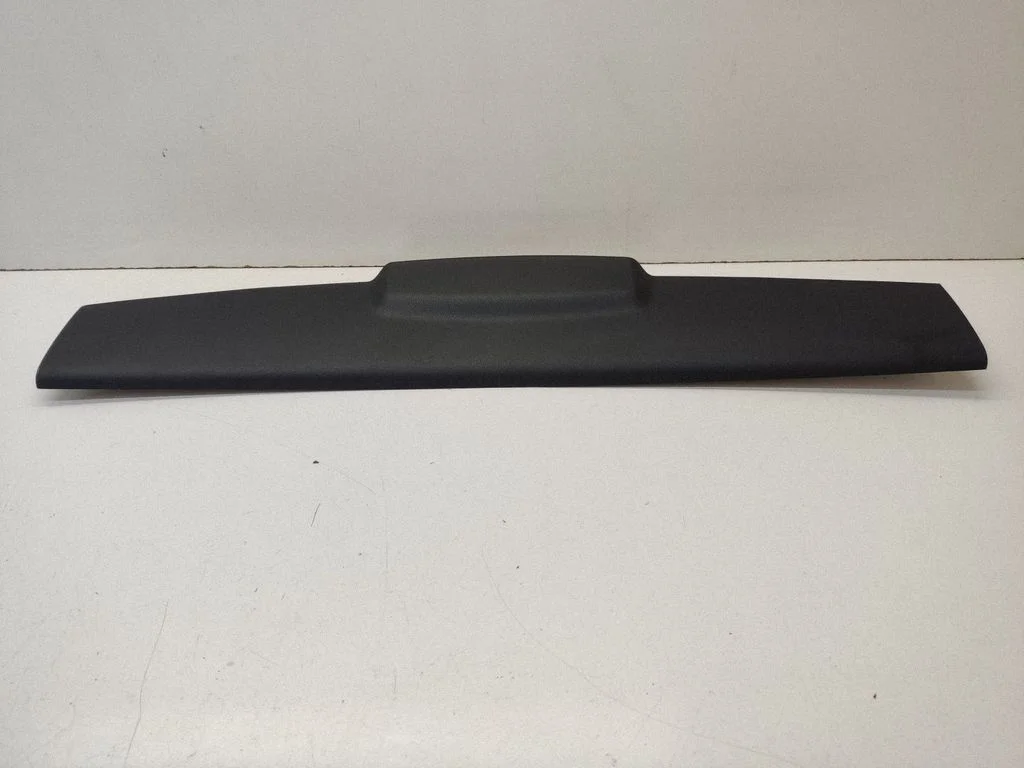 Tailgate/trunk upper cover trim – BMW 1 Series E82 E88 (2007-2014)