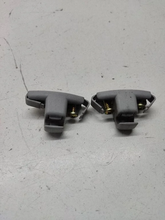 Sun visor clip/hook/bracket – BMW 3 Series E46 (1998-2005)