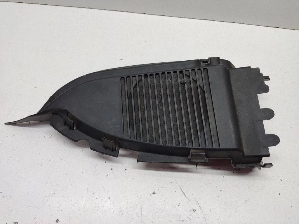Pakiriiuli kõlari restkate – BMW 3-seeria E46 (1998-2005)