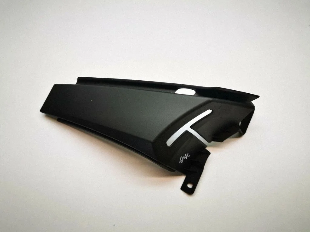 Seat belt trim 7038353