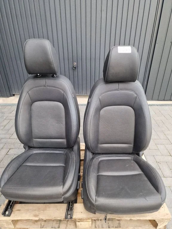 Seat set – Hyundai Kona I (2017-2023)