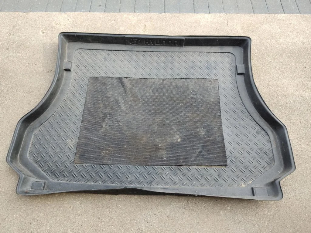 Pagasiruumi kummimatt – Hyundai Santa Fe (2000-2006)