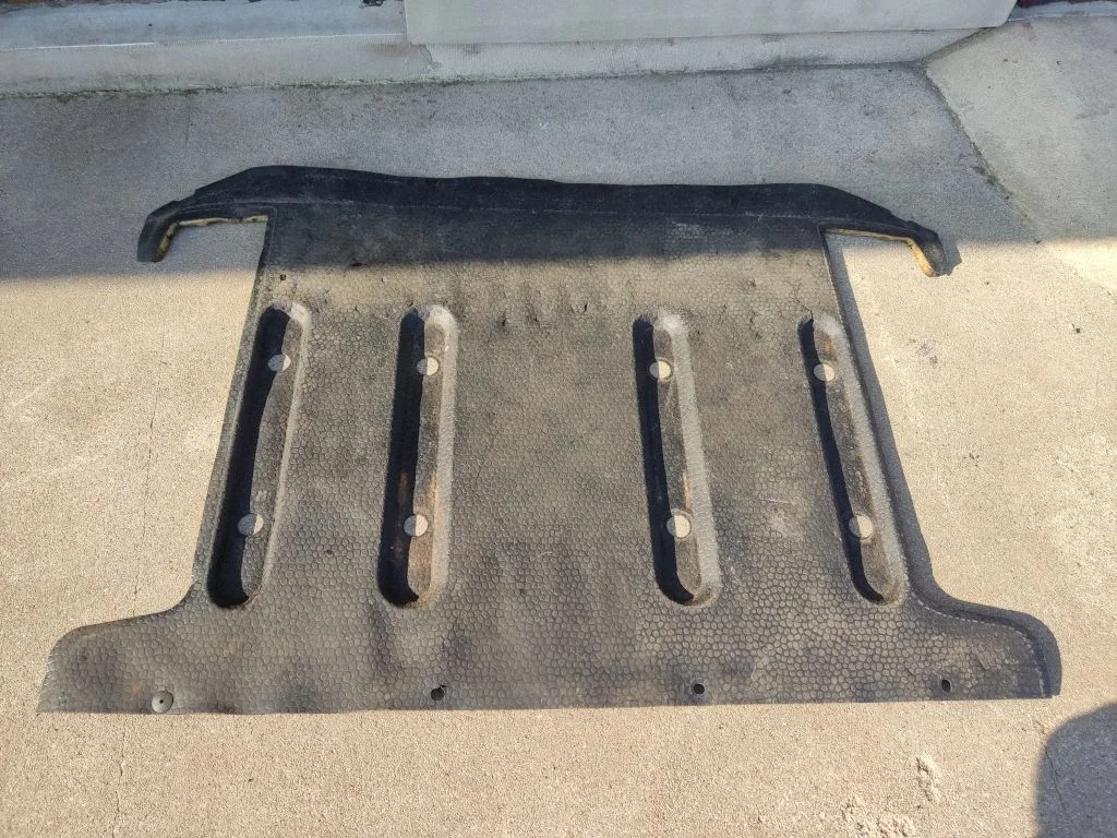Tagumine salongivaip – Renault Trafic II (X83) (2001-2014)