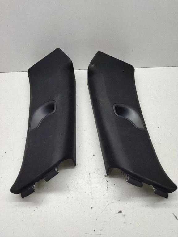 (B) pillar trim (top) 7P5867241M