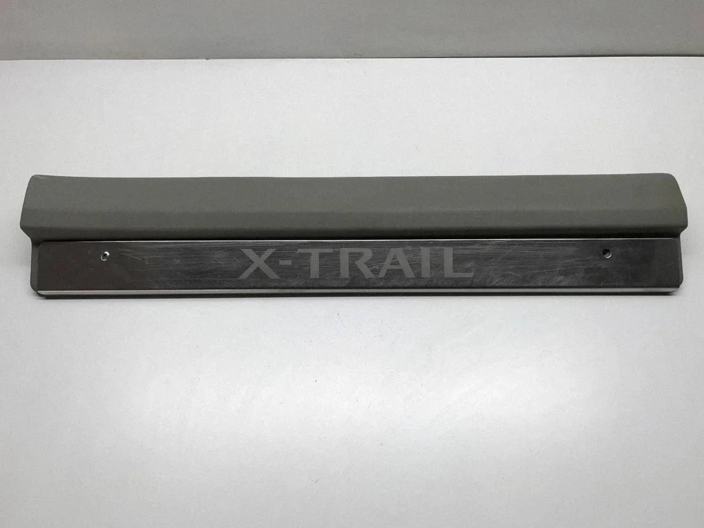 Side skirt front trim – Nissan X-Trail T30 (2001-2007)