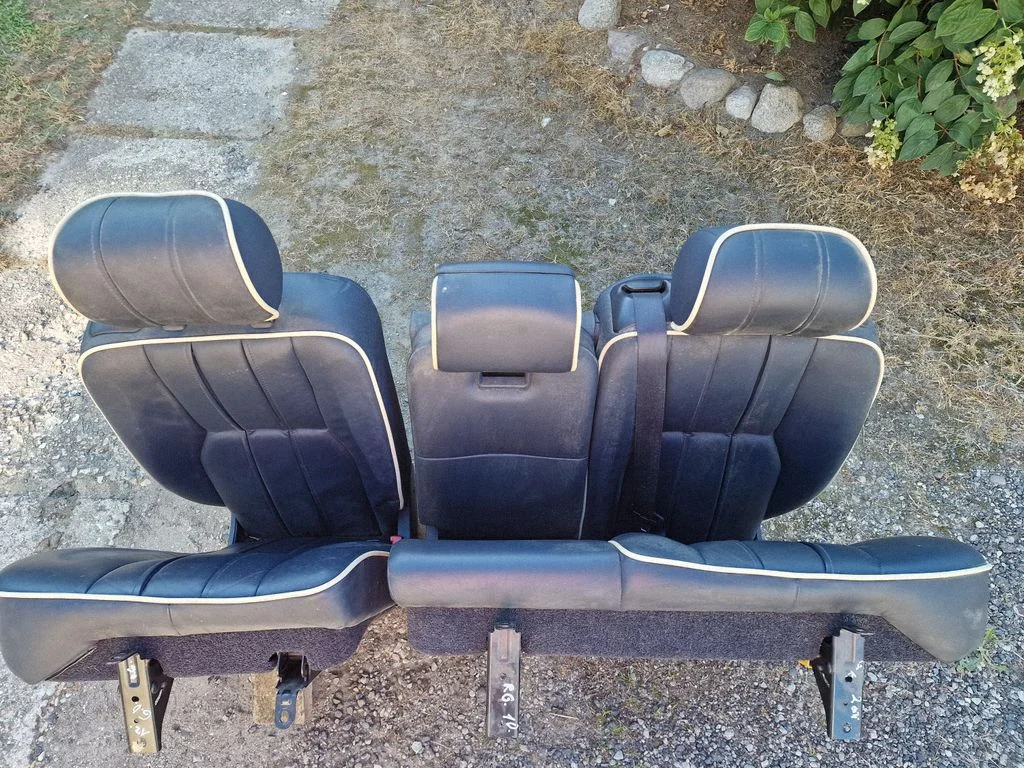 Second row seats – Land Rover Range Rover L322 (2002-2012)