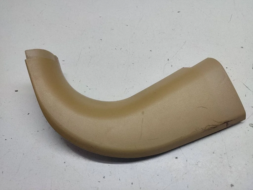 Foot area side trim 8189735