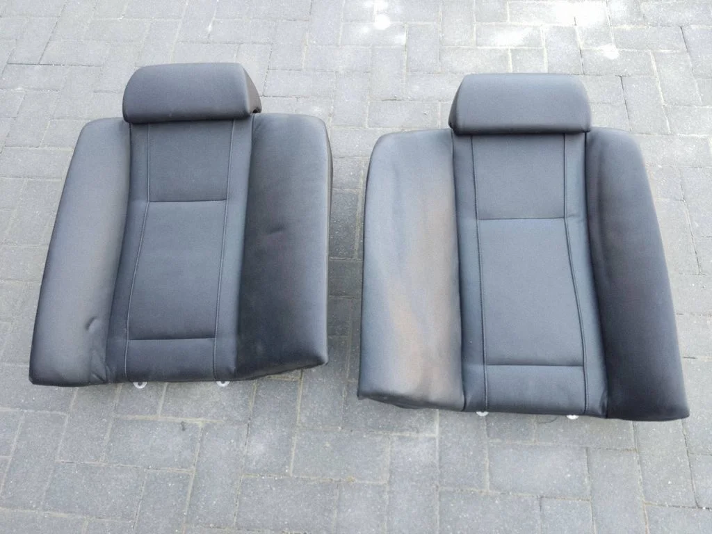 Rear seat 7123327