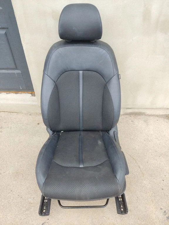 Front passenger seat 88882D4000