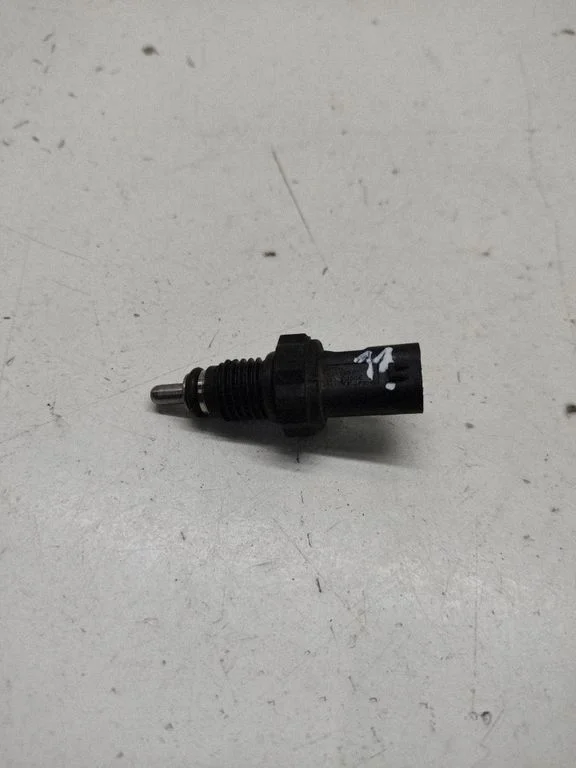Czujnik temperatury płynu chłodniczego – BMW Seria 5 G30 G31 G38 (2016-)