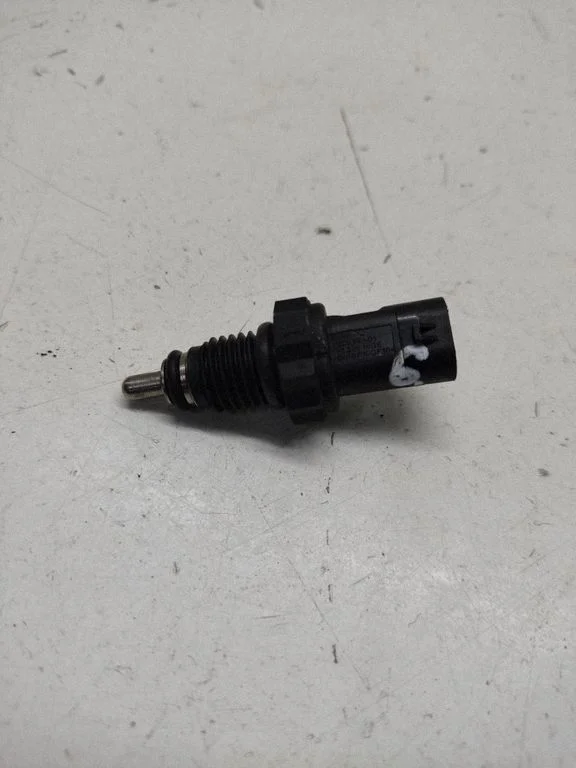 Czujnik temperatury płynu chłodniczego – BMW Seria 5 G30 G31 G38 (2016-)