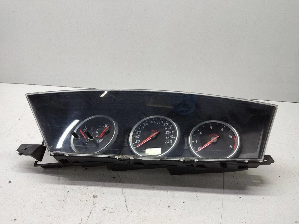 Speedometer (instrument cluster) AV619