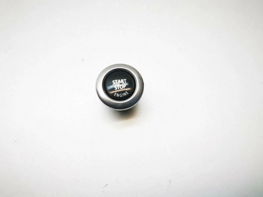 Mootori start-stopp-nupp – BMW 3-seeria E90 E91 (2005-2012)
