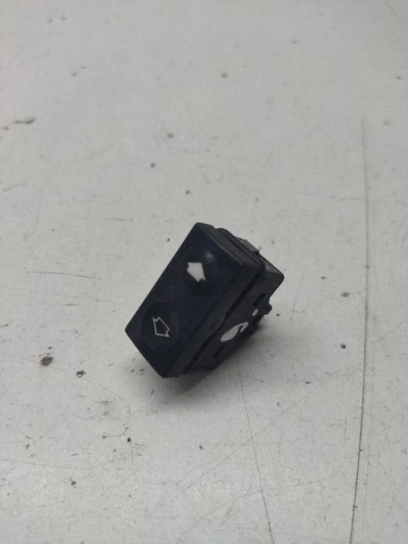 Electric window control switch 1387387