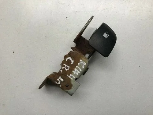 Fuel tank opening switch – KIA Carens I (1999-2006)