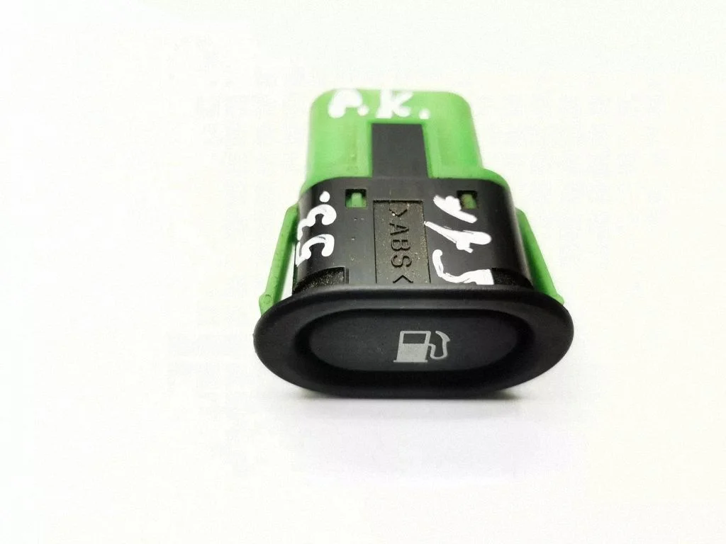 Fuel tank opening switch – Saab 9-5 (1998-2005)