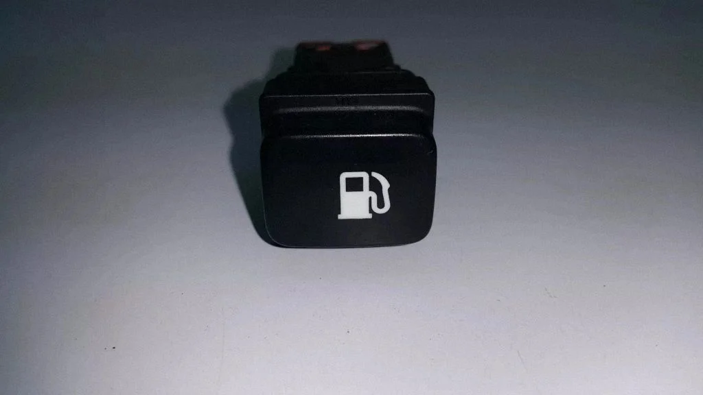 Fuel tank opening switch – Citroen C4 I (2004-2010)