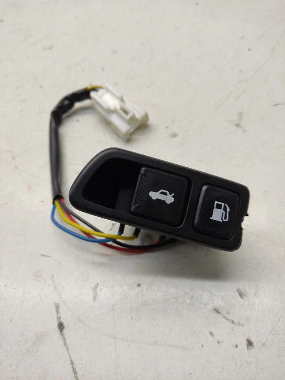 Fuel tank opening switch – KIA Optima (2010-2015)
