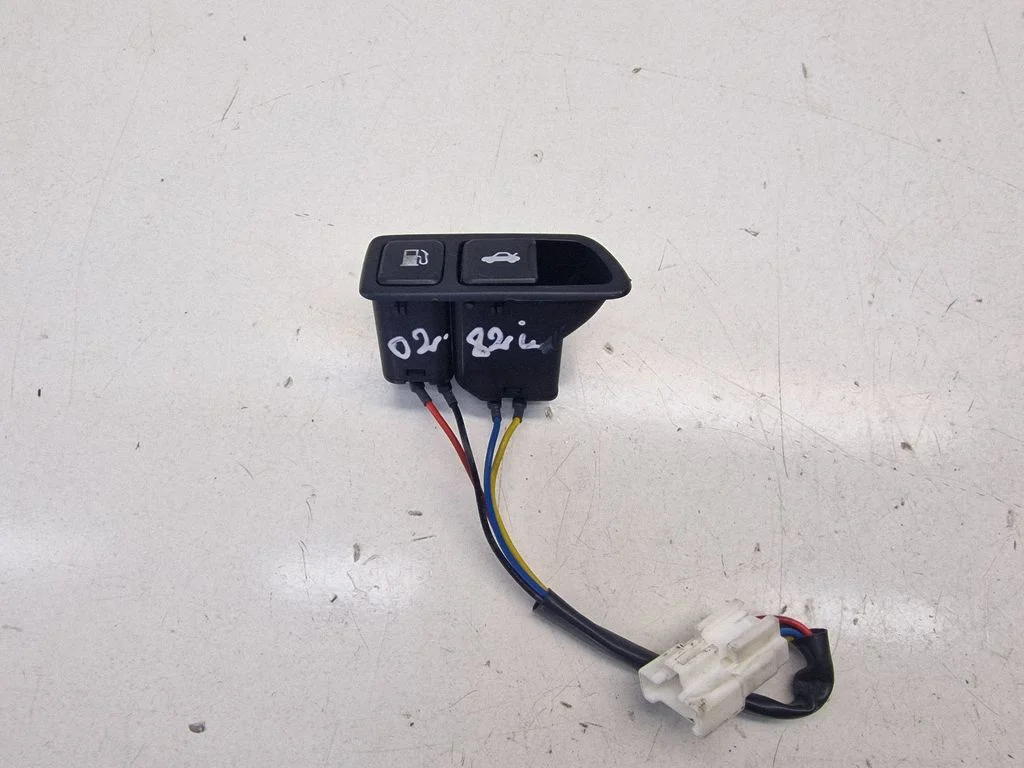 Fuel tank opening switch – KIA Optima (2010-2015)