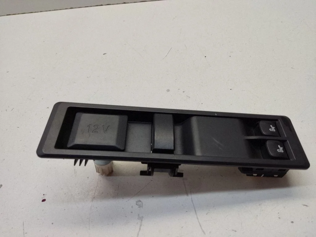 Seat control switch 9393350