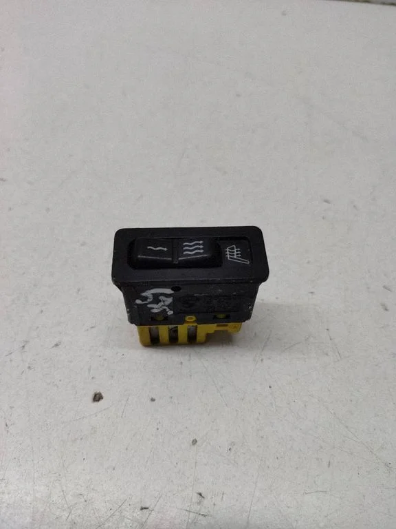 Seat heating switch 1387917
