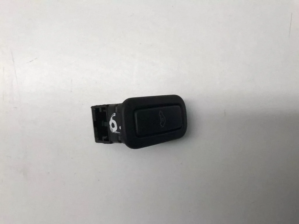Alarm switch – Volkswagen Passat B6 (2005-2010)