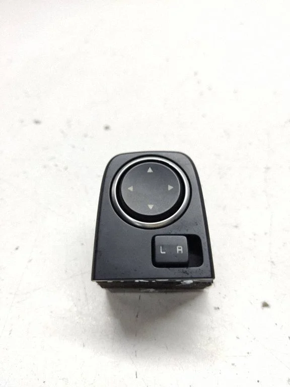 Wing mirror switch 93530J7200