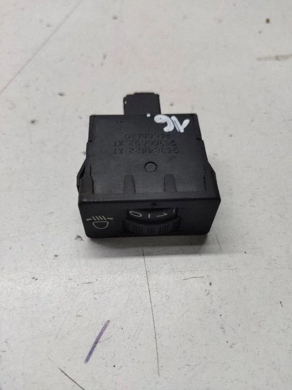 Headlight level height control switch 96384422XT
