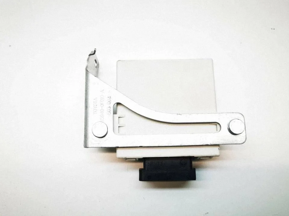 Klaasipuhastite intervallrelee – Toyota Corolla Verso AR10 (2004-2009)