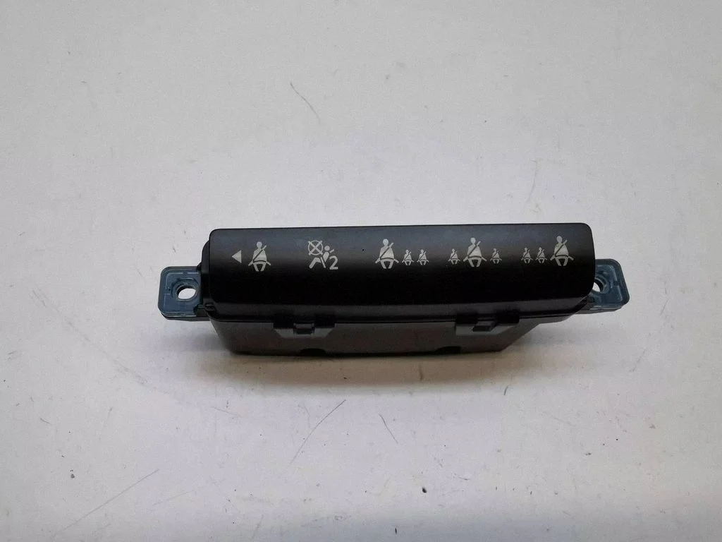 Turvavöö hoiatusrelee 68260-JD02A