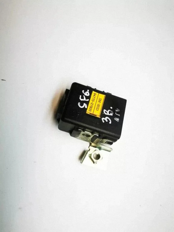 Oil pressure relay – Hyundai Santa Fe (2000-2006)