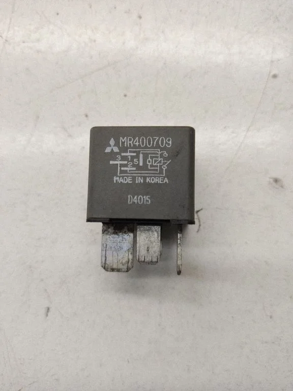 Heater blower fan relay – Mitsubishi Outlander (2013-2021)