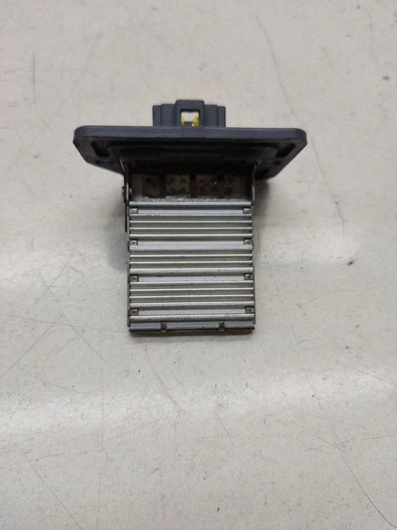 Heater blower fan relay – Hyundai Tucson JM (2004-2009)